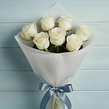 Букет 7 Белых роз Эдлесс Лав в Ульяновске