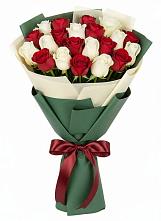 Микс из красных и белых роз в Ульяновске Букет Микс из красных и белых роз в Ульяновске