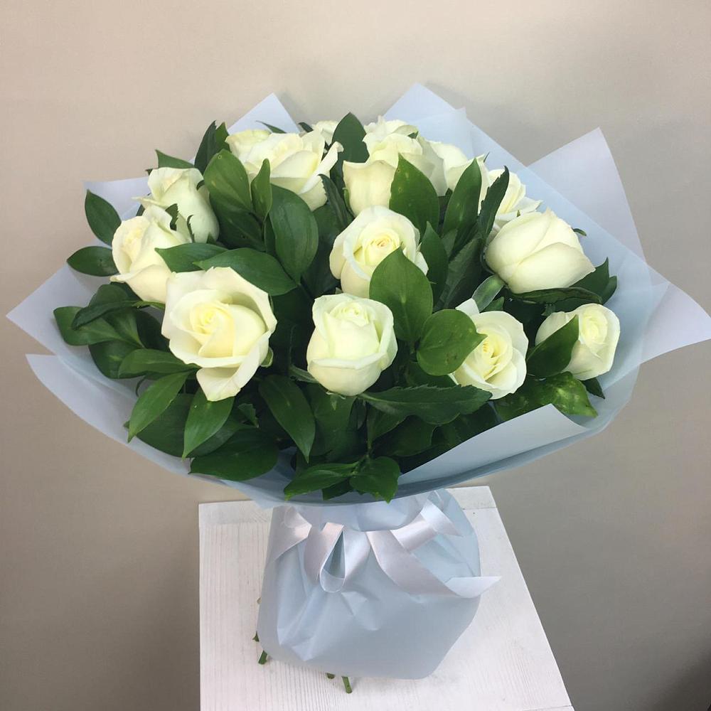 15 Белых роз Проуд в Ульяновске Букет 15 Белых роз Проуд в Ульяновске