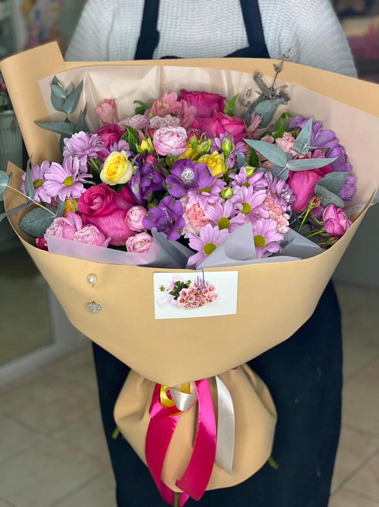 Букет цветов из: Хризантемы, Гвоздики и Альстромерии в Ульяновске