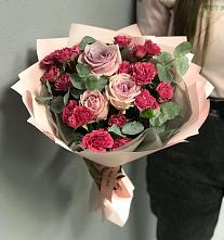 Букет восхищение в Ульяновске Букет цветов из:  Гвоздики и Розы в Ульяновске