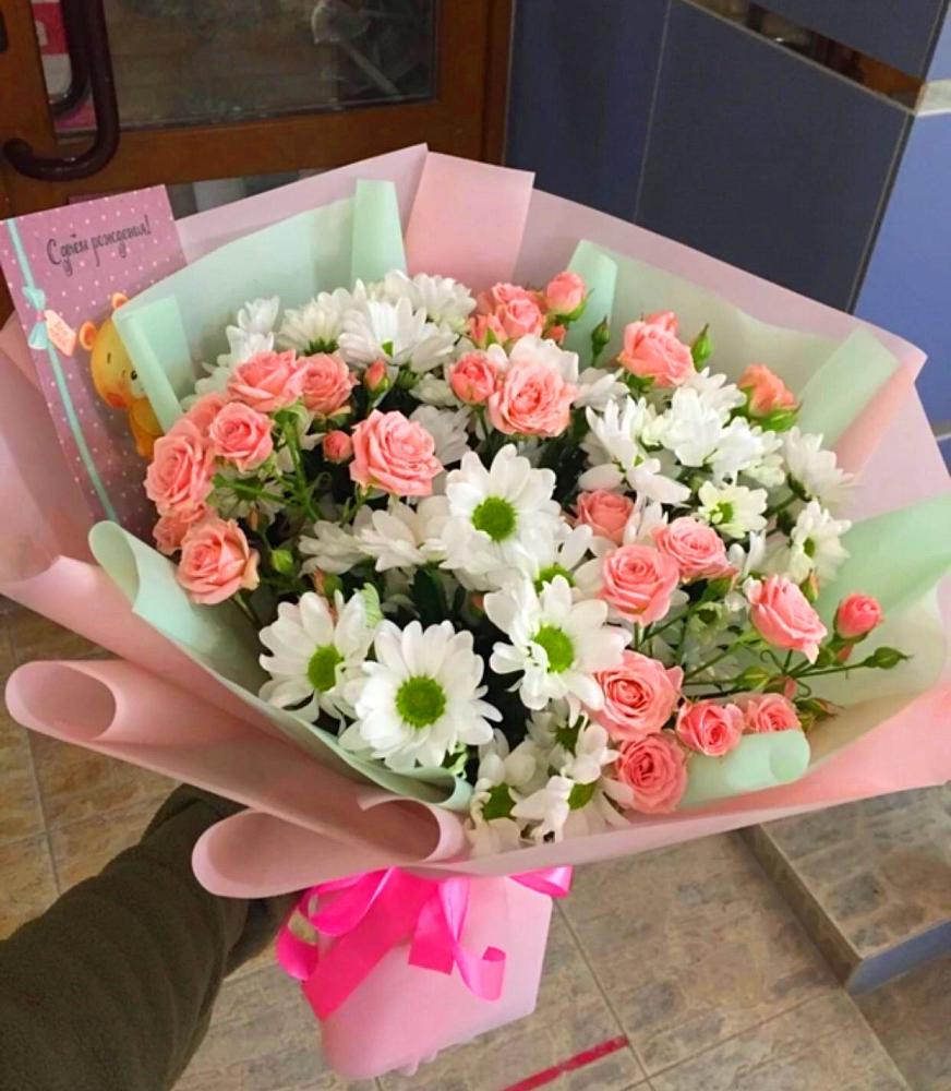 Букет Жемчужная россыпь в Ульяновске Букет цветов из: Розы и Хризантемы в Ульяновске