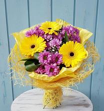 Букет одинокая звезда в Ульяновске Букет цветов из:  Хризантемы и Герберы в Ульяновске