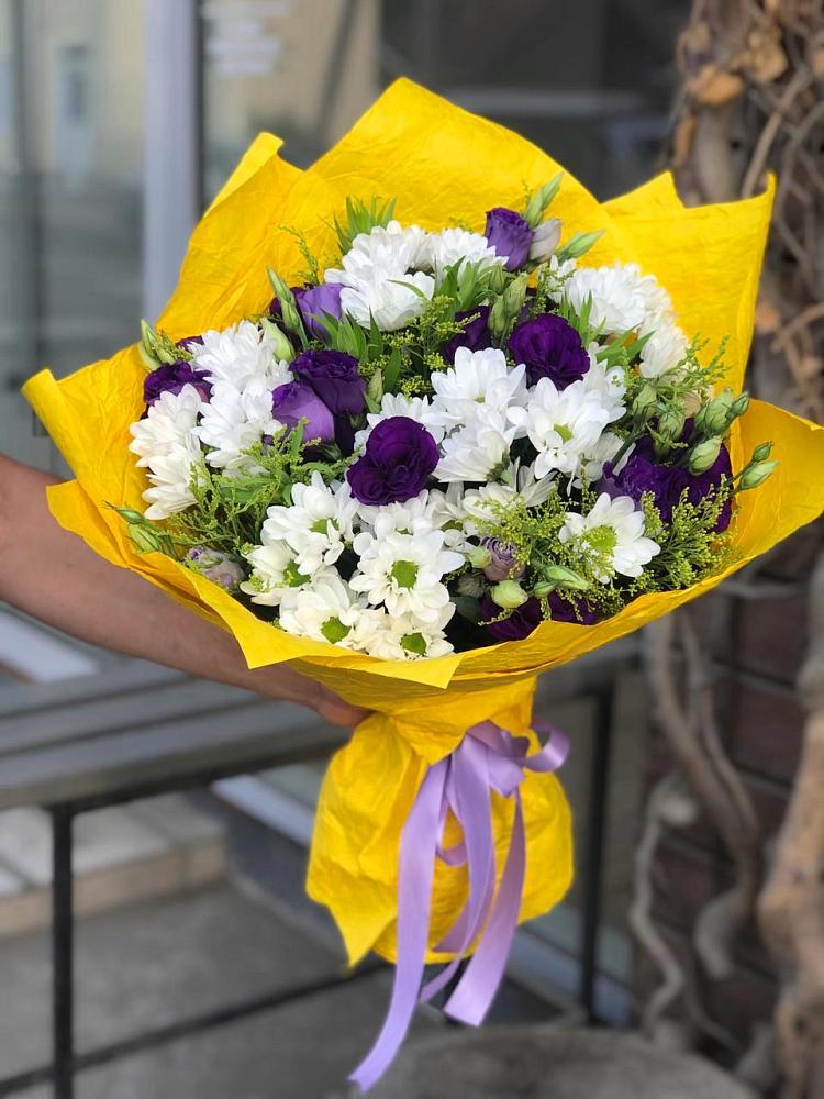 Букет облака в Ульяновске Букет цветов из: Ирисы, Хризантемы и Ромашки в Ульяновске