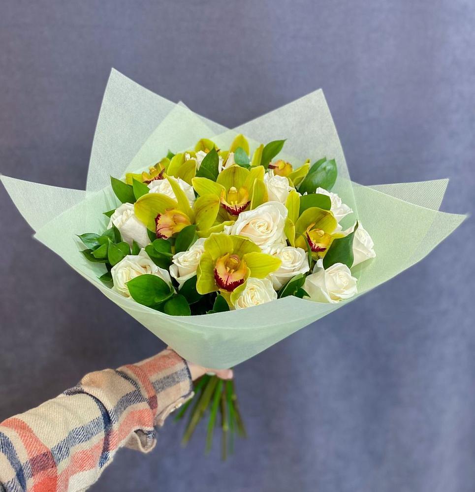 Букет цветов из: Орхидеи и Розы в Ульяновске