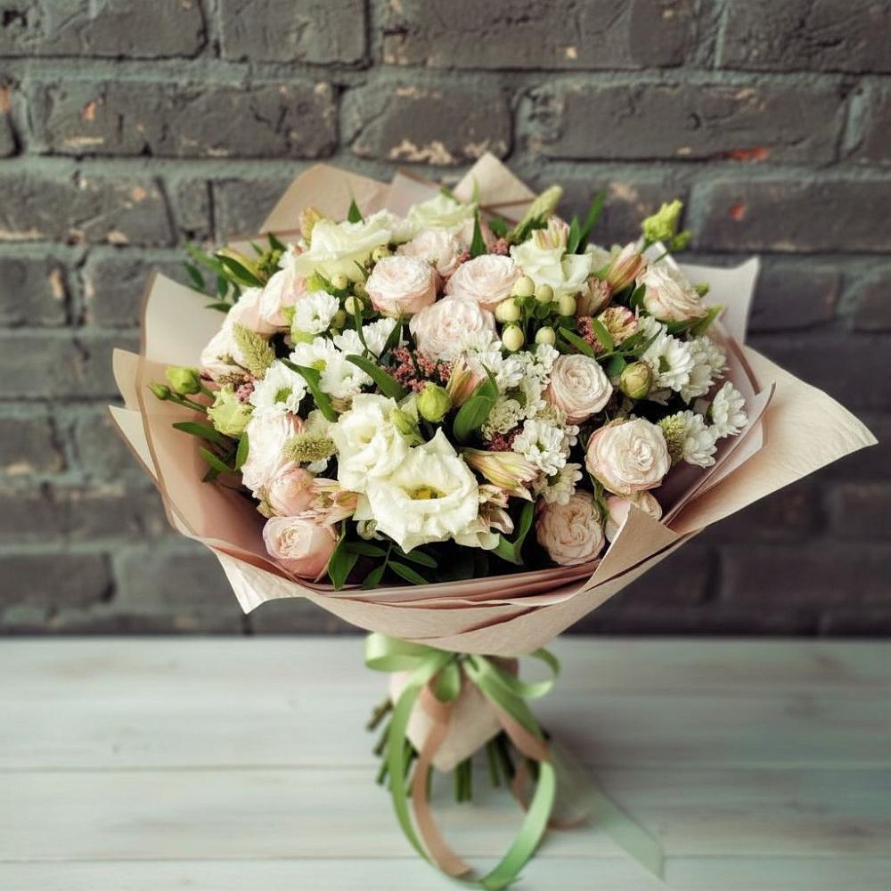 Букет нежное ассорти в Ульяновске Букет цветов из: Альстромерии, Розы и Хризантемы в Ульяновске
