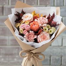 Букет осеннее настроение в Ульяновске Букет цветов из:  Гвоздики, Хризантемы и Розы в Ульяновске