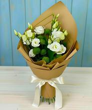 Букет цветов из:  Хризантемы и Лизиантусы в Ульяновске