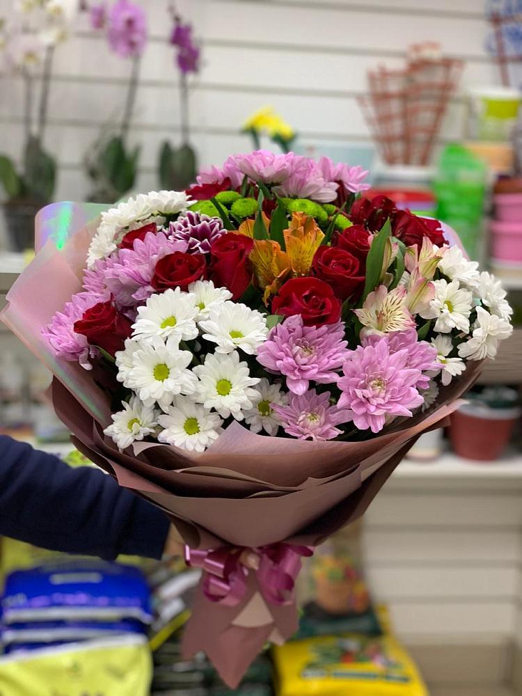 Букет салют цветов в Ульяновске Букет цветов из: Розы, Хризантемы и Альстромерии в Ульяновске