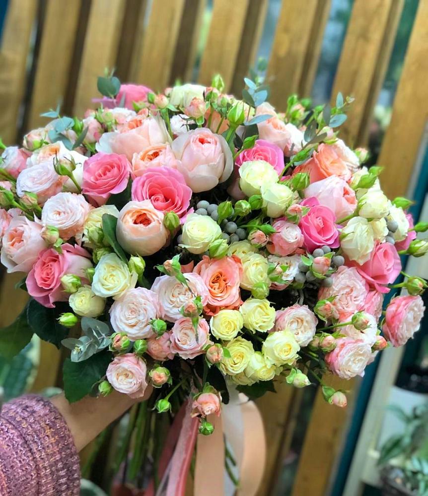 Букет розовый шик в Ульяновске Букет цветов из: Розы в Ульяновске