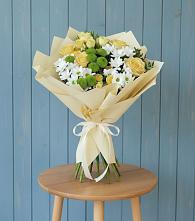 Букет Луч солнца в Ульяновске Букет цветов из:  Хризантемы и Розы в Ульяновске