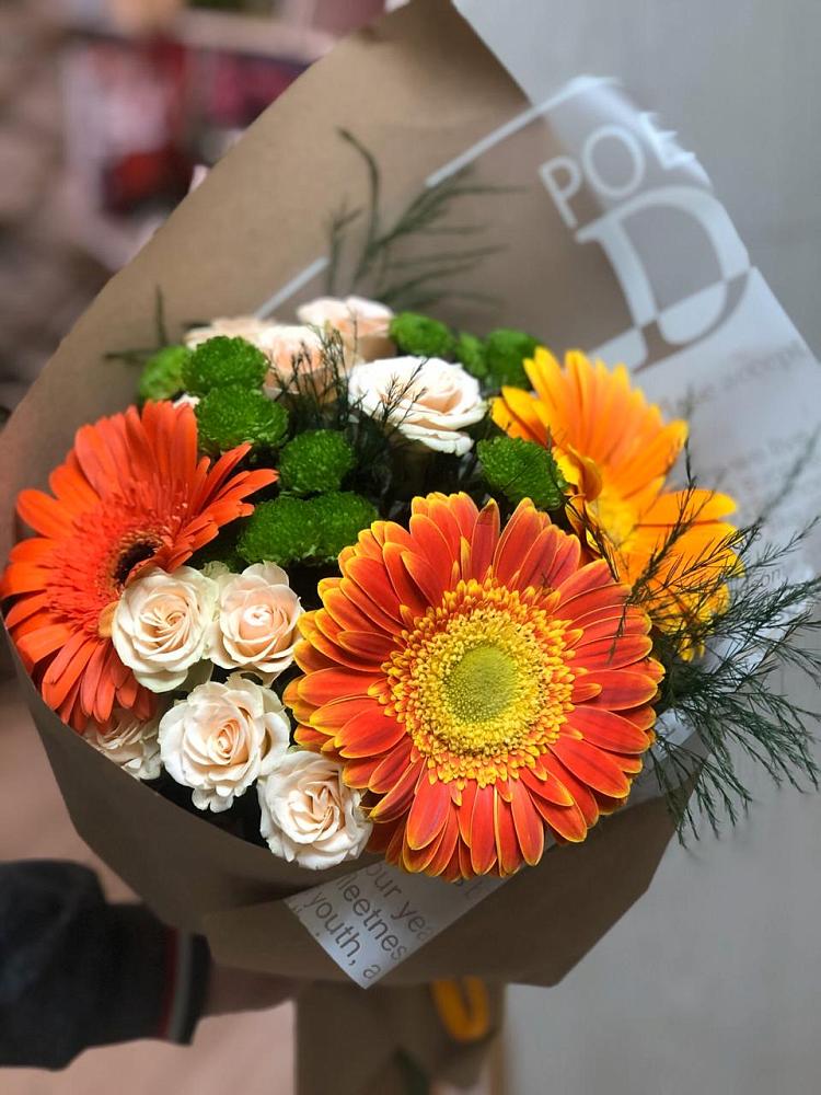 Букет желтый закат в Ульяновске Букет цветов из: Герберы, Хризантемы и Розы в Ульяновске