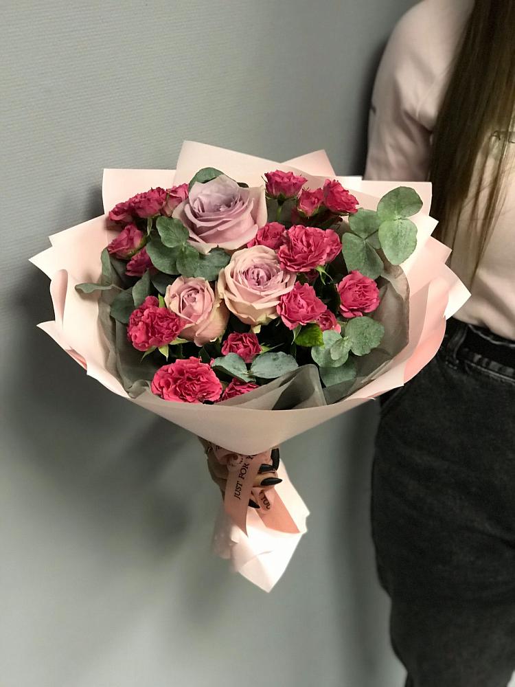 Букет восхищение в Ульяновске Букет цветов из: Гвоздики и Розы в Ульяновске