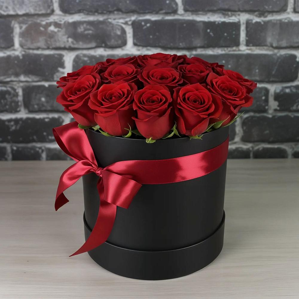 Композиция исключительность в Ульяновске Цветочная композиция из Розы в шляпной коробке в Ульяновске