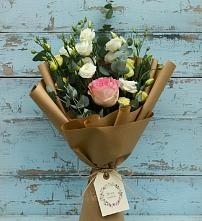 Букет нежный привет в Ульяновске Букет цветов из:  Розы и Лизиантусы в Ульяновске