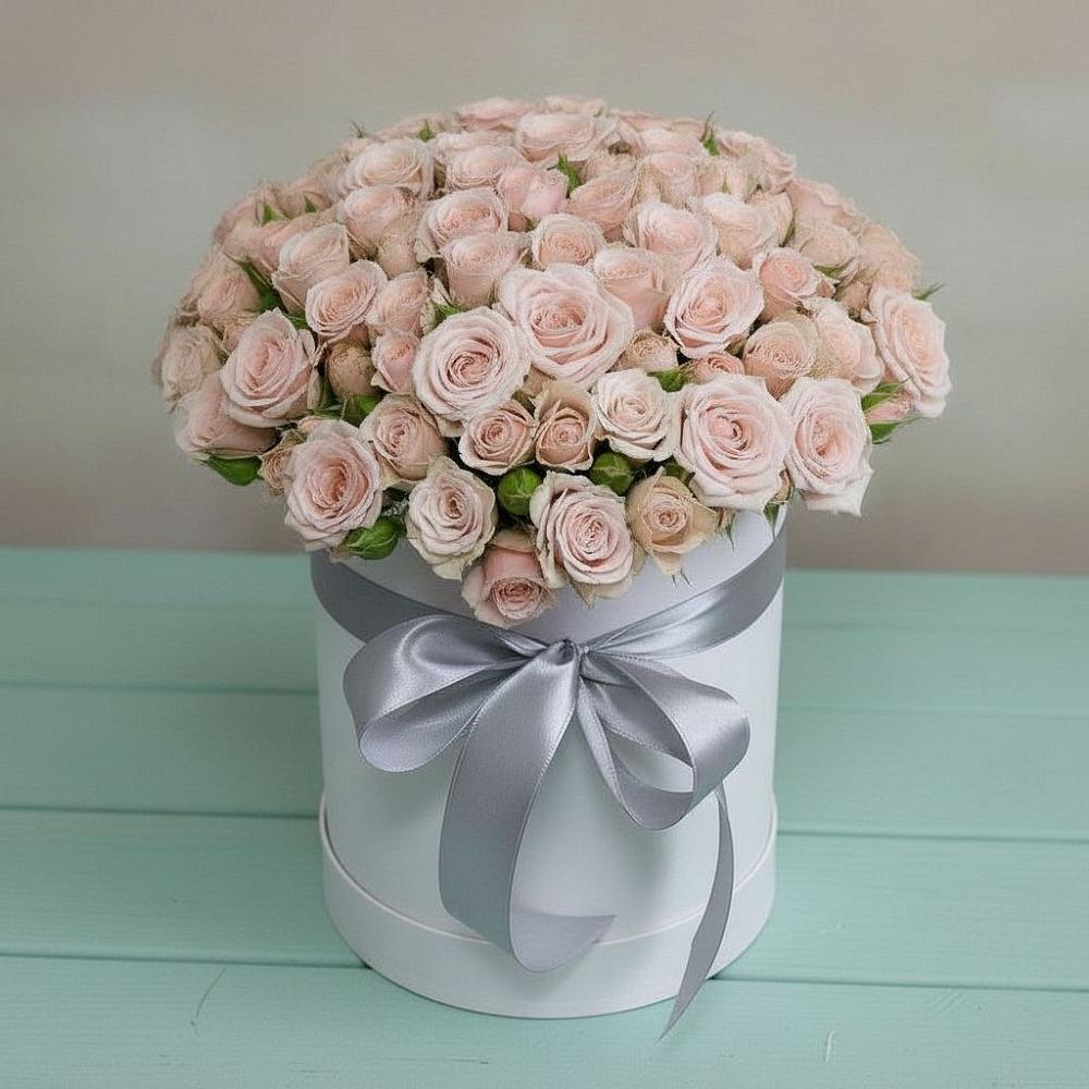 Композиция утонченная красота в Ульяновске Цветочная композиция из Розы в шляпной коробке в Ульяновске