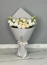 Букет цветов из:  Розы и Лизиантусы в Ульяновске